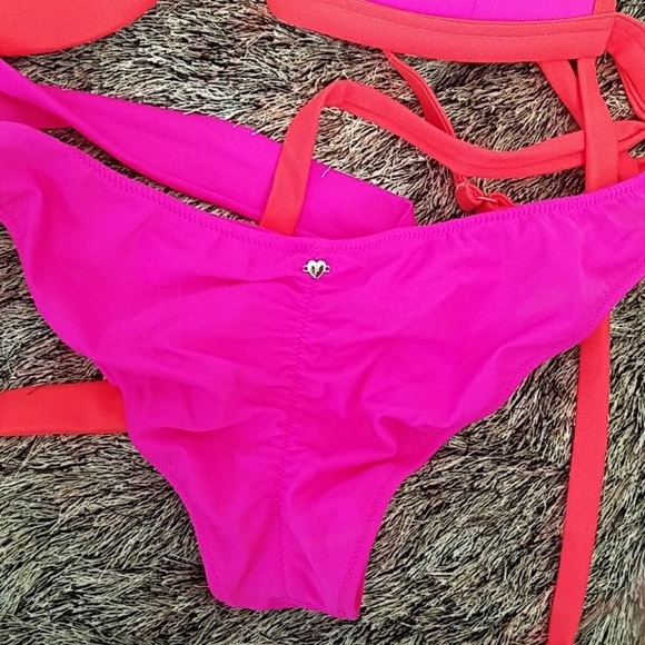 PINK bikini set *TWO TOPS/ ONE BOTTOM* - Picture 8 of 8